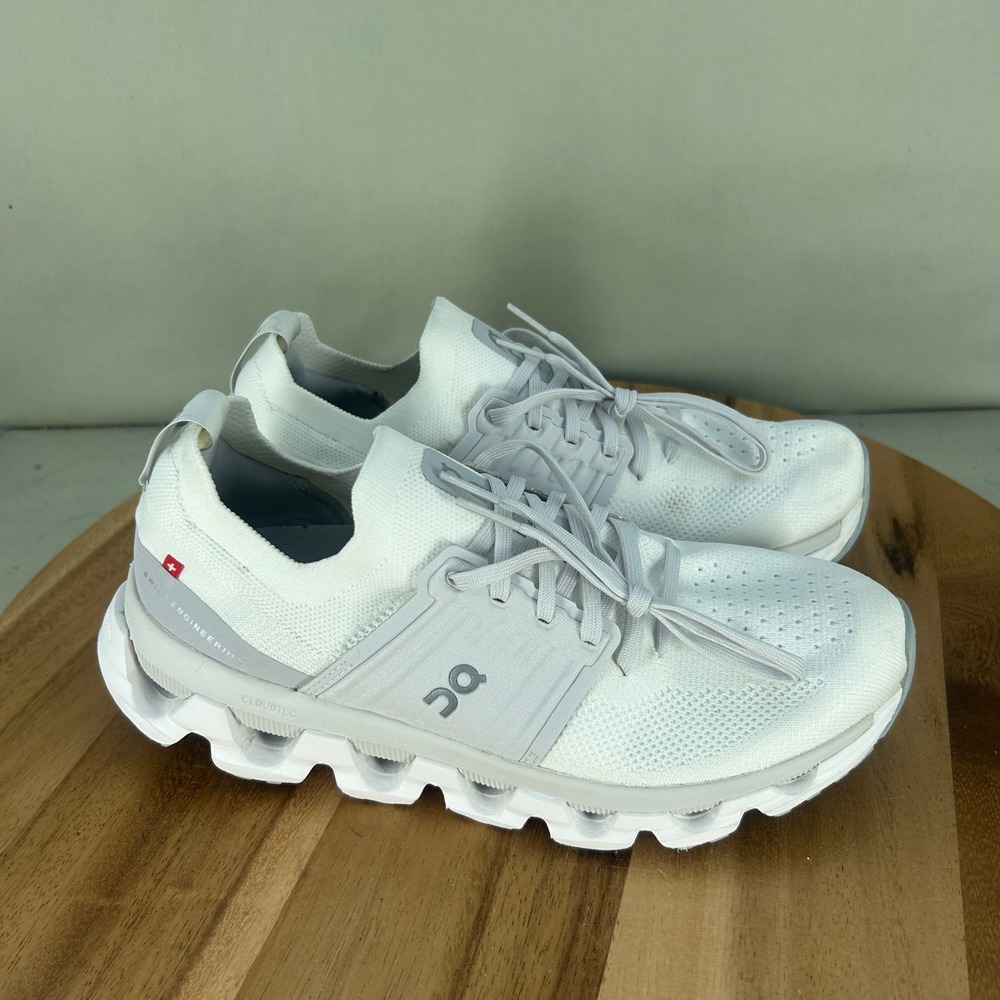 On Cloudswift White Grey Running Shoes Womens Comfort Low Top Sneakers Size 7.5